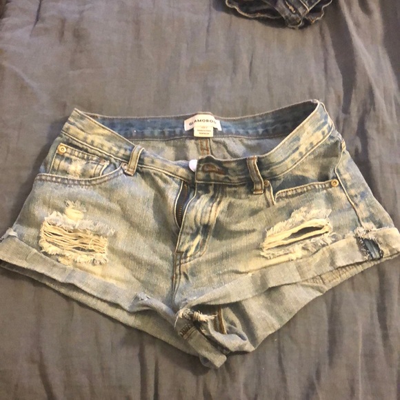 GLAMOUROUS blue distressed mid rise jean shorts - Picture 1 of 4
